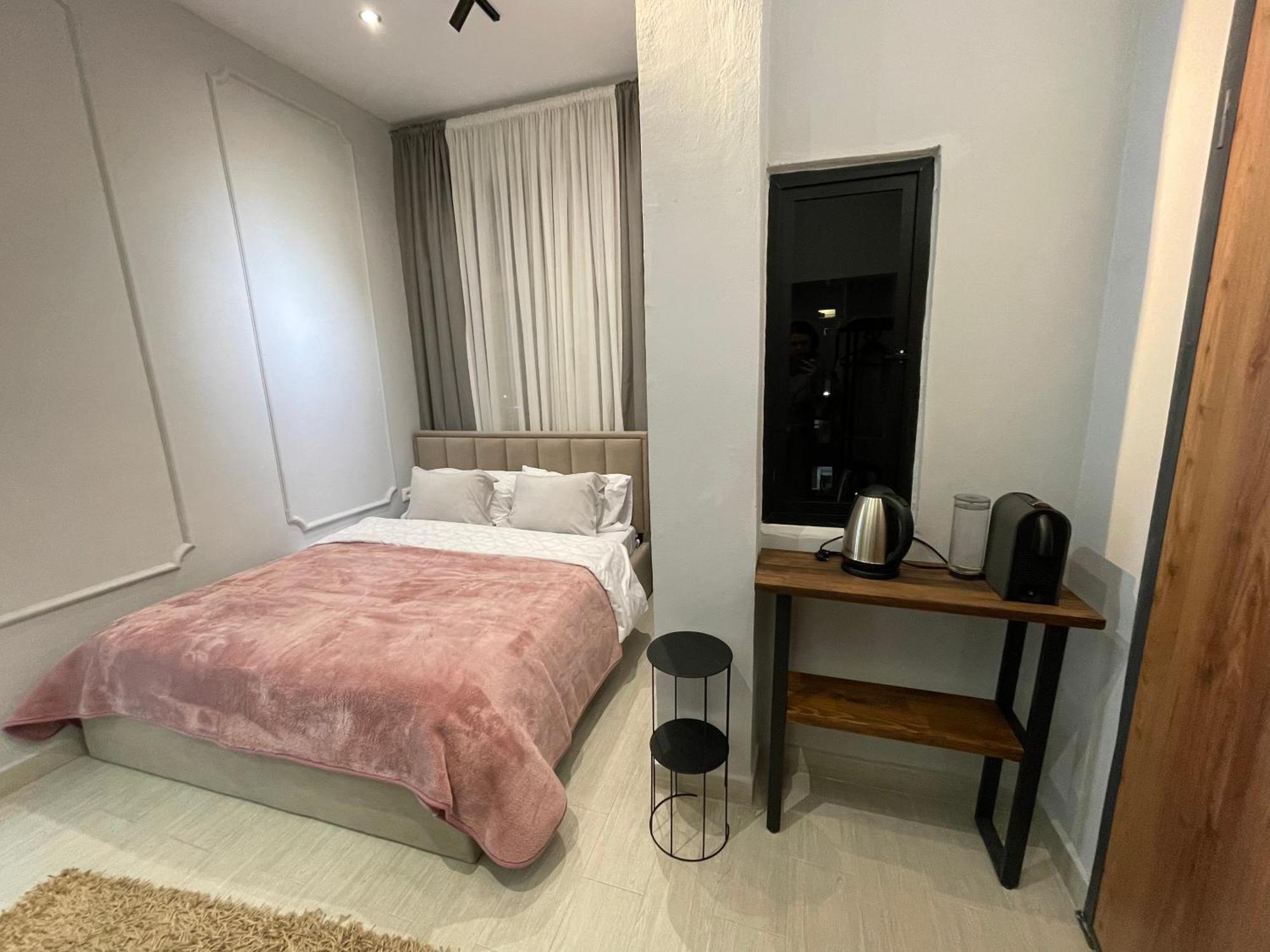 Blloku Tirana Studio Exteriör bild
